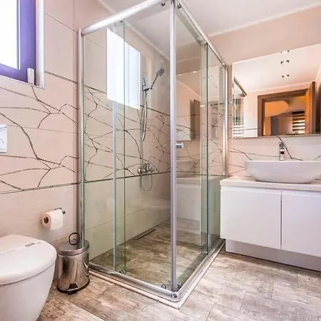Sleeps 6 With Pool Air Con And Wifi Villa *