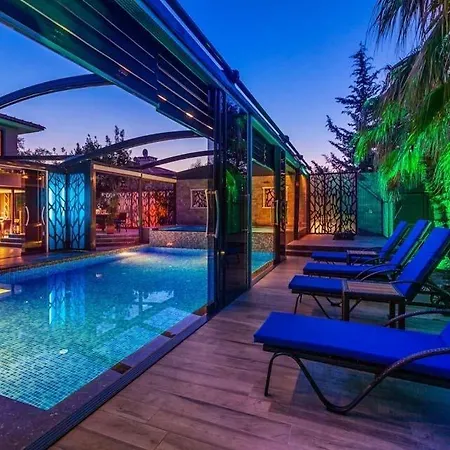 Sleeps 6 With Pool Air Con And Wifi