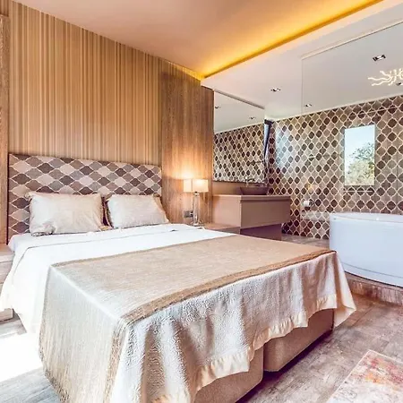Sleeps 6 With Pool Air Con And Wifi Villa